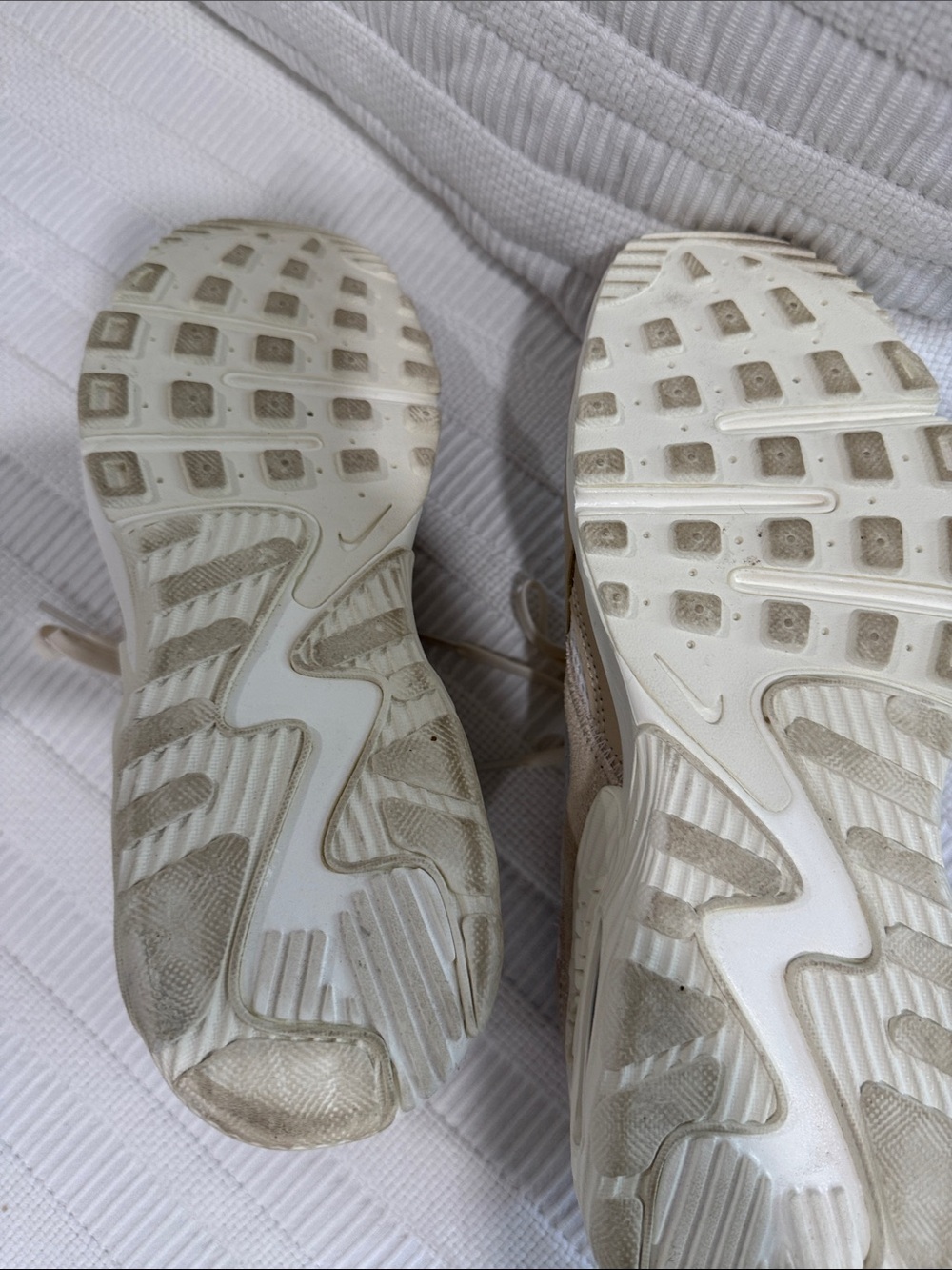 Nike Women’s Air Max Sneakers in Beige and Cream - Picture 3 of 6
